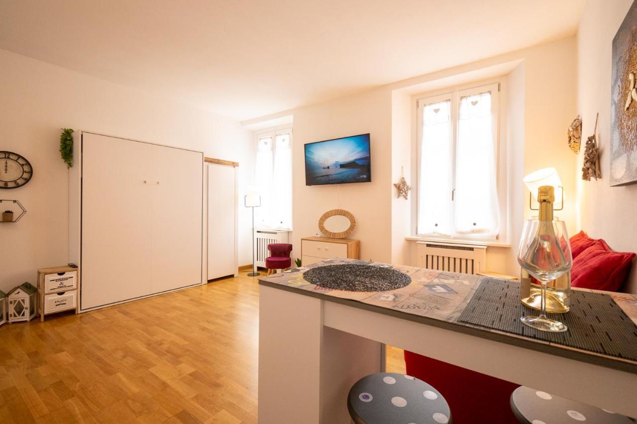 Portatorre Suite, A Charming Apartment In The Heart Of Como, Free Private Parking, Air Conditioning & More! Extérieur photo