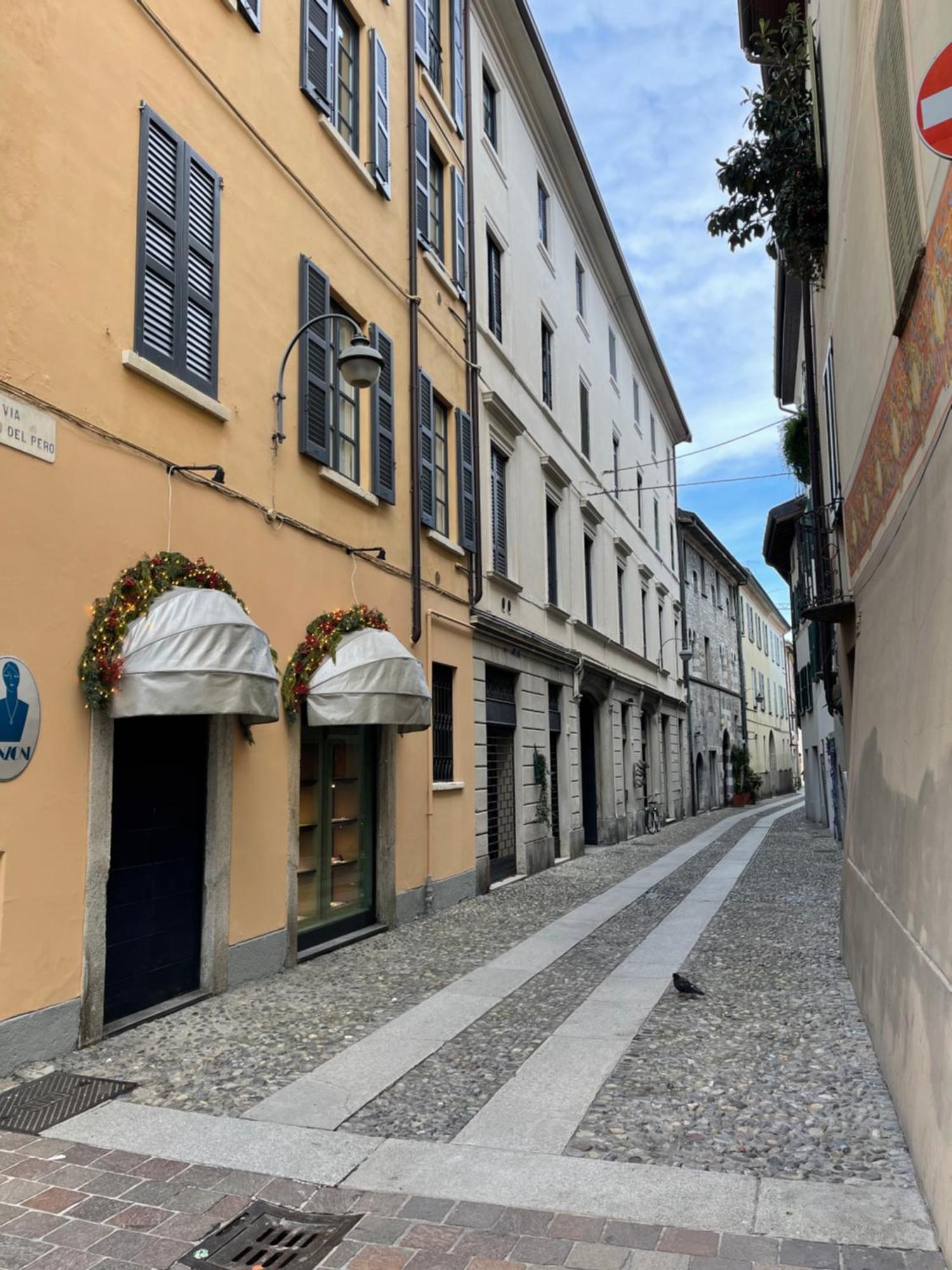 Portatorre Suite, A Charming Apartment In The Heart Of Como, Free Private Parking, Air Conditioning & More! Extérieur photo