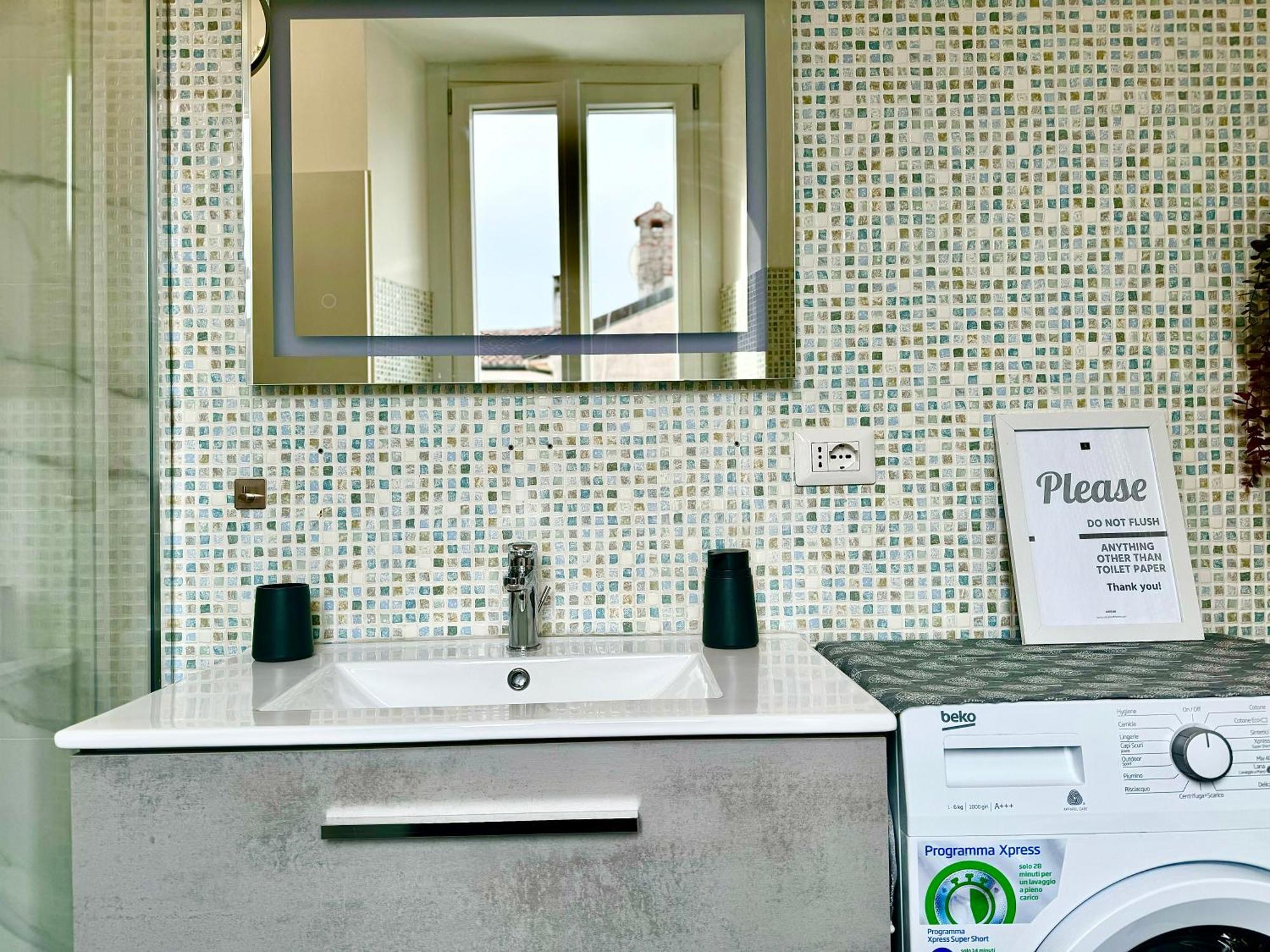 Portatorre Suite, A Charming Apartment In The Heart Of Como, Free Private Parking, Air Conditioning & More! Extérieur photo